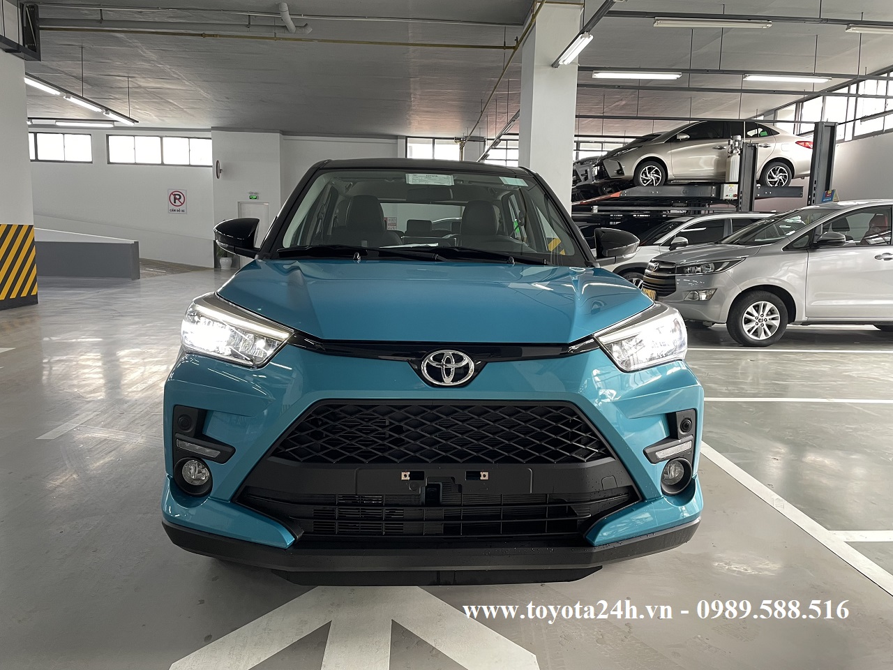 Toyota Raize 2022 Màu Xanh Nóc Đen Hình Ảnh Bảng Giá Xe Thông Số Kỹ Thuật Mới